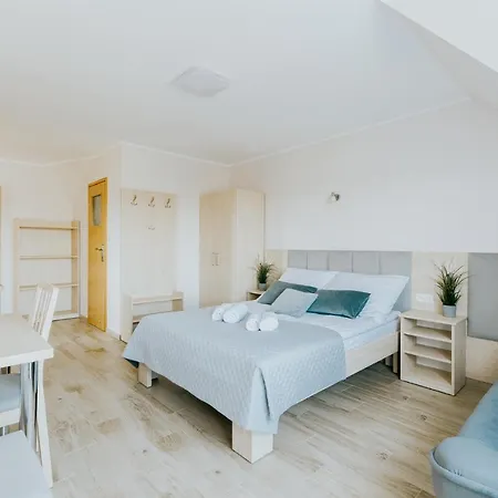 Oskar ホームステイ カルビア